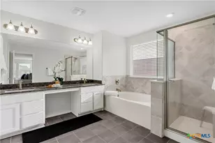 2077 Oxbow Cir, New Braunfels, TX 78130 - Photo 21