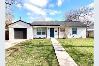 1604 Crockett Avenue, Victoria, TX 77901 - Photo 1