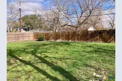 1604 Crockett Avenue, Victoria, TX 77901 - Photo 25