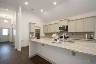 403 Brushy Creek, Victoria, TX 77904 - Photo 23