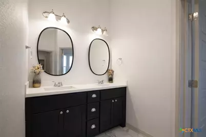 403 Brushy Creek, Victoria, TX 77904 - Photo 13