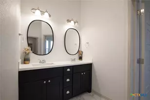 403 Brushy Creek, Victoria, TX 77904 - Photo 13