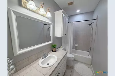 204 Windwood Lane, Victoria, TX 77904 - Photo 15