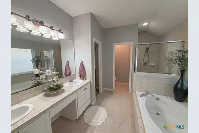 204 Windwood Lane, Victoria, TX 77904 - Photo 11