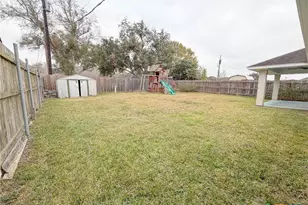 204 Windwood Ln, Victoria, TX 77904 - Photo 17