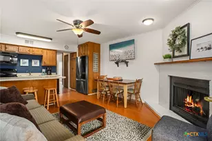 500 N Market Ave, New Braunfels, TX 78130 - Photo 5