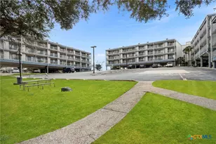 500 N Market Ave, New Braunfels, TX 78130 - Photo 25