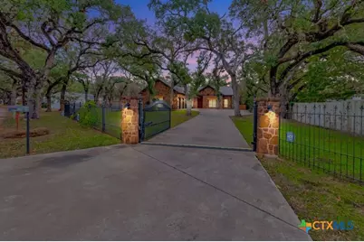 402 Sunset Drive, Edna, TX 77957 - Photo 1