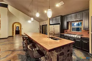 402 Sunset Dr, Edna, TX 77957 - Photo 13