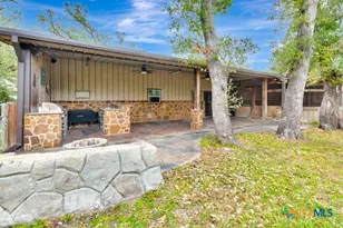 402 Sunset Dr, Edna, TX 77957 - Photo 41