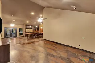 402 Sunset Dr, Edna, TX 77957 - Photo 7