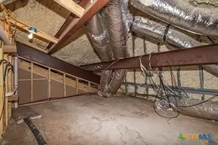 402 Sunset Dr, Edna, TX 77957 - Photo 39