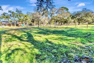 402 Sunset Dr, Edna, TX 77957 - Photo 47