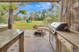 402 Sunset Dr, Edna, TX 77957 - Photo 45