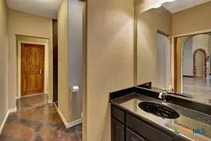 402 Sunset Dr, Edna, TX 77957 - Photo 33