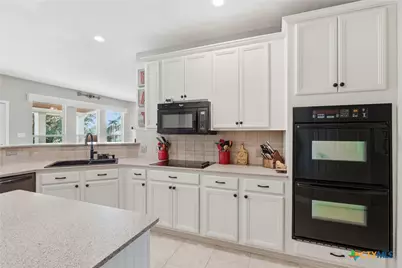 260 Wentworth, Spring Branch, TX 78070 - Photo 9