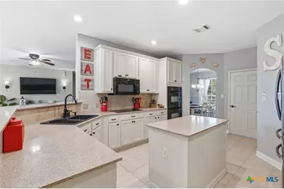 260 Wentworth, Spring Branch, TX 78070 - Photo 11