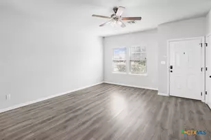 105 Switchgrass St, San Marcos, TX 78666 - Photo 7