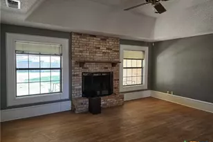 241 Galvin Dr, Seguin, TX 78155 - Photo 3