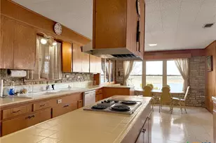 937 Hillcrest Forest, Canyon Lake, TX 78133 - Photo 15