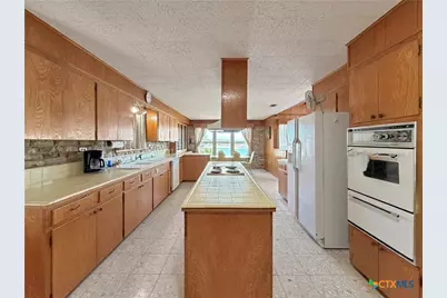 937 Hillcrest Forest, Canyon Lake, TX 78133 - Photo 17