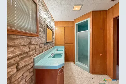 937 Hillcrest Forest, Canyon Lake, TX 78133 - Photo 35