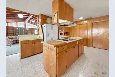 937 Hillcrest Forest, Canyon Lake, TX 78133 - Photo 13