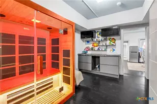 503 S Austin St, Seguin, TX 78155 - Photo 11