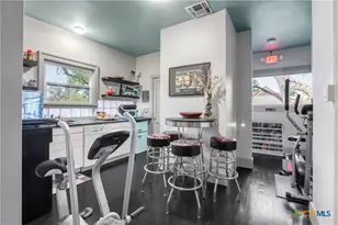 503 S Austin St, Seguin, TX 78155 - Photo 29