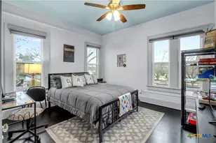 503 S Austin St, Seguin, TX 78155 - Photo 25