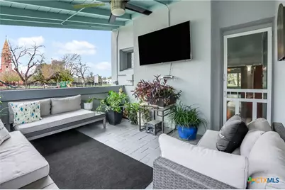 503 S Austin Street, Seguin, TX 78155 - Photo 7