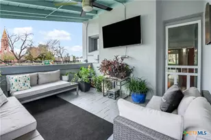 503 S Austin St, Seguin, TX 78155 - Photo 7