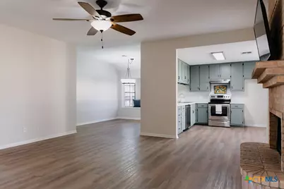 204 Spur Drive, Victoria, TX 77904 - Photo 11