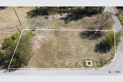 1018 W 1st Street, Taylor, TX 76574 - Photo 1