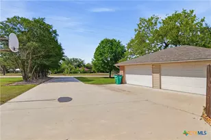 202 Wedgewood, Seguin, TX 78155 - Photo 45