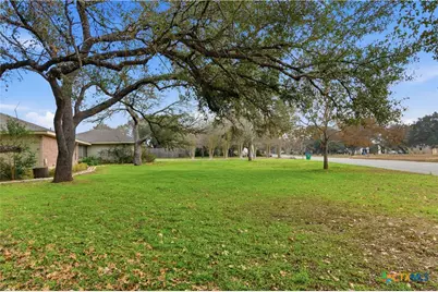 202 Wedgewood, Seguin, TX 78155 - Photo 41