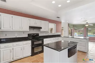 202 Wedgewood, Seguin, TX 78155 - Photo 13