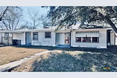 142 W 4th St., Yorktown, TX 78164 - Photo 1
