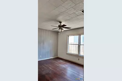 142 W 4th St., Yorktown, TX 78164 - Photo 23