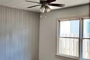 142 W 4th St, Yorktown, TX 78164 - Photo 23