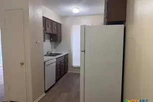 903 S Magnolia Ave, Luling, TX 78648 - Photo 11