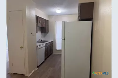 903 S Magnolia Avenue #11, Luling, TX 78648 - Photo 11