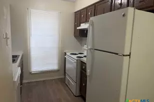 903 S Magnolia Ave, Luling, TX 78648 - Photo 5