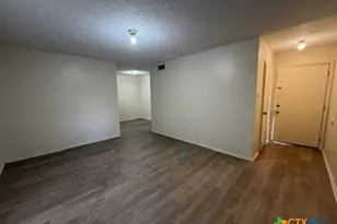 903 S Magnolia Ave, Luling, TX 78648 - Photo 9