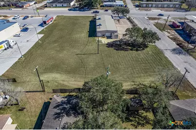 1327 W Austin Street, Port Lavaca, TX 77979 - Photo 3