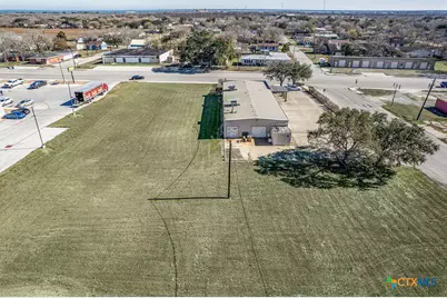 1327 W Austin Street, Port Lavaca, TX 77979 - Photo 1