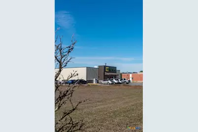 1327 W Austin Street, Port Lavaca, TX 77979 - Photo 11