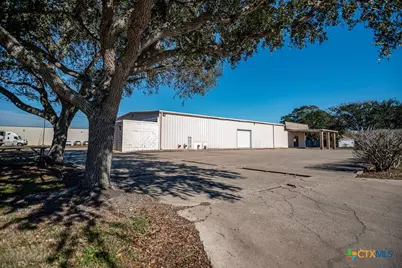 1325 W Austin Street, Port Lavaca, TX 77979 - Photo 3