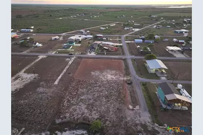 345 Sunrise, Port Lavaca, TX 77979 - Photo 3