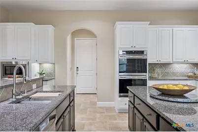 2194 Ranch Loop Drive, New Braunfels, TX 78132 - Photo 13